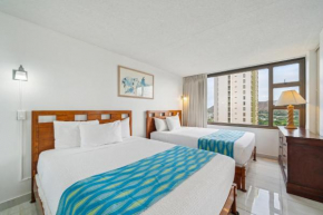 Gorgeous High Rise Waikiki Condo with Ocean and Diamond Head Views